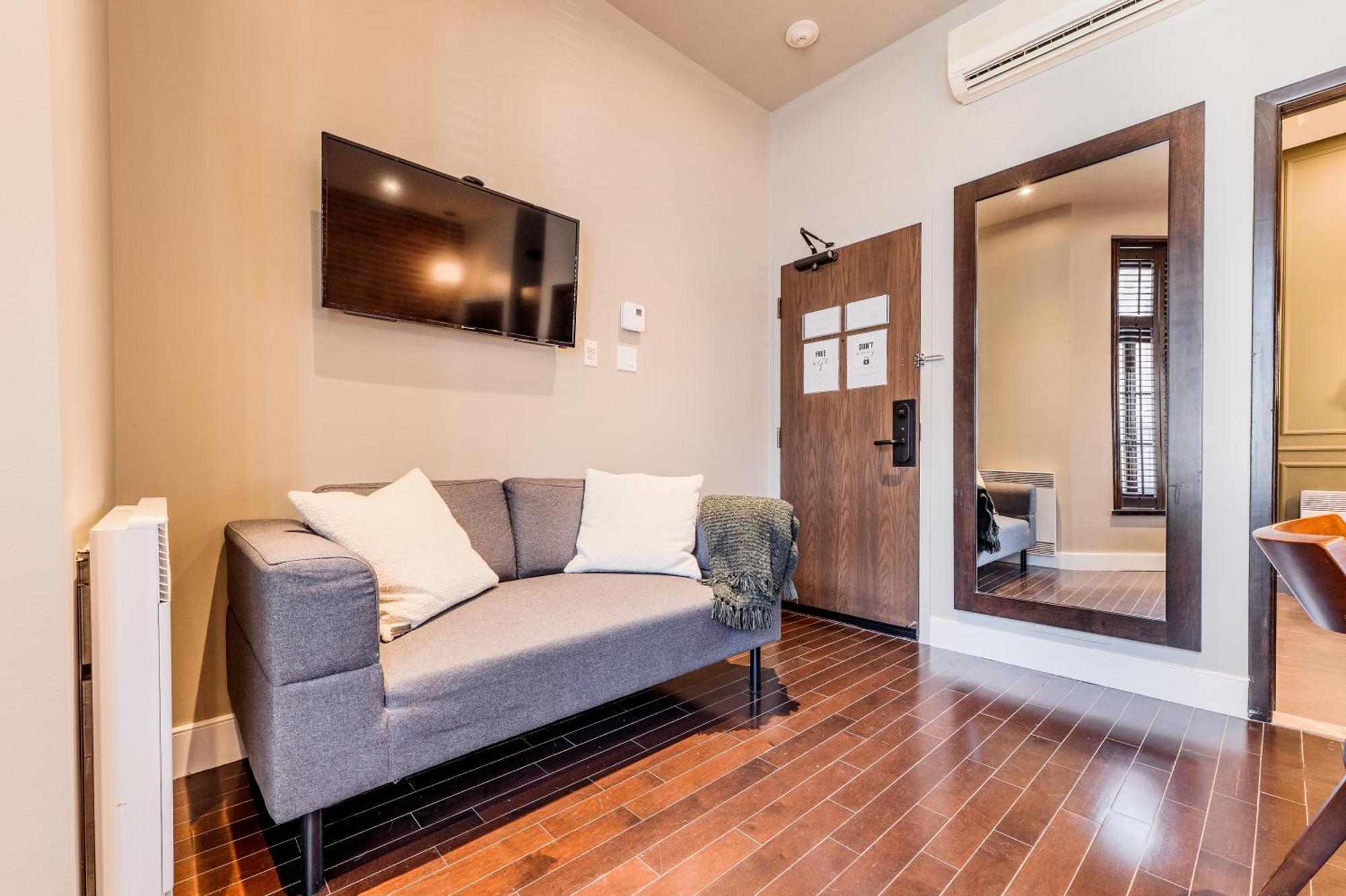 Self Check-In Boutique Hotel - Quartier Latin - Room 101 Montreal Exterior foto
